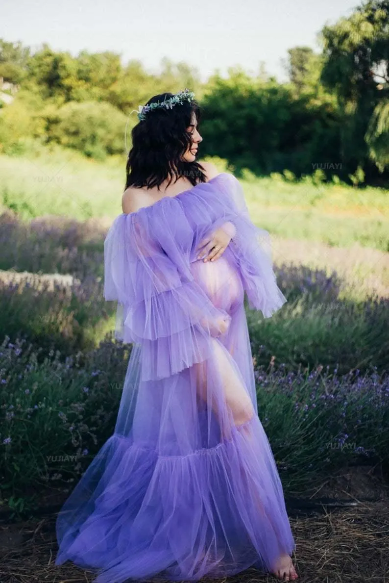 Chic Ruffled Tulle Maternity Gown: Ideal for Captivating Photos and Evening Glamour