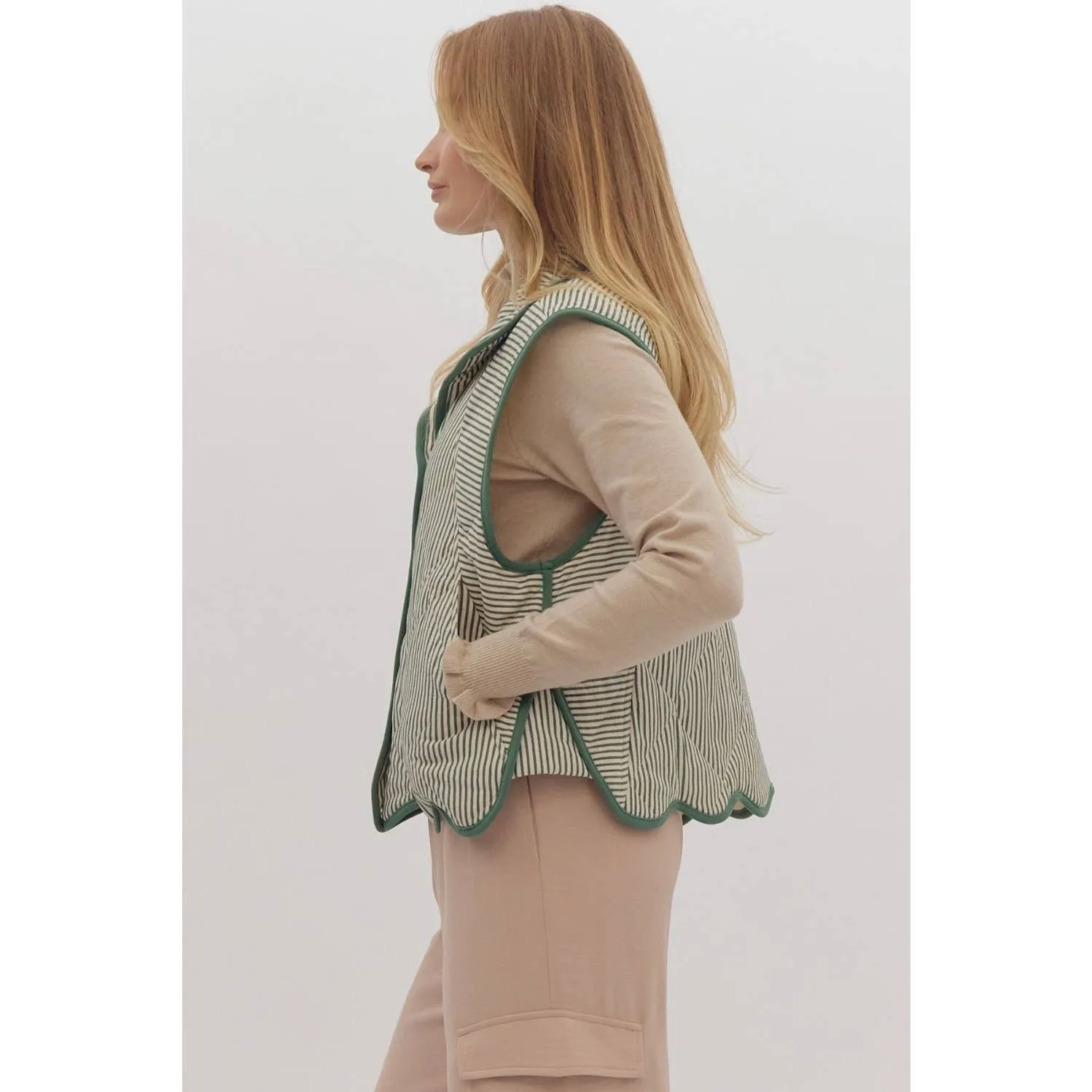Striped Scalloped pattern quilted vest