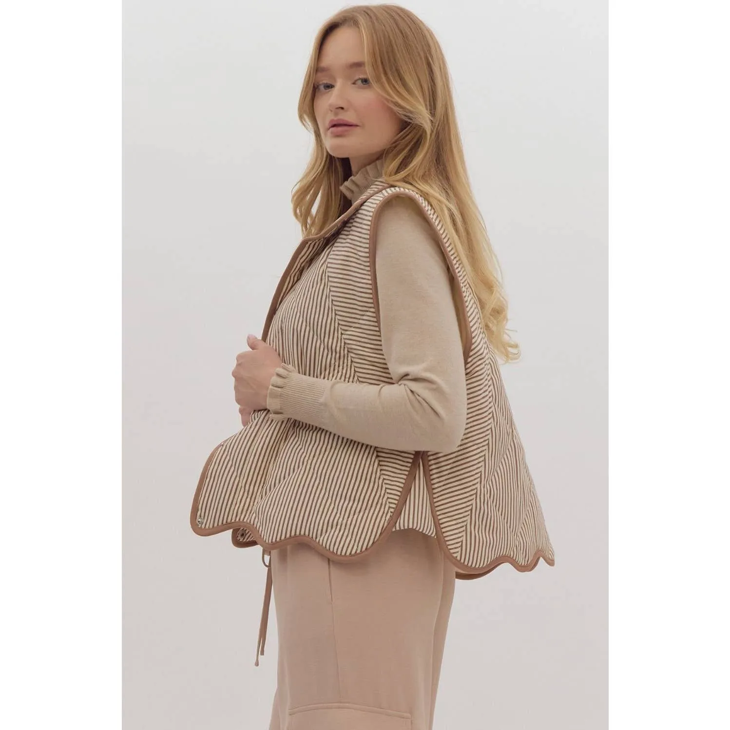 Striped Scalloped pattern quilted vest