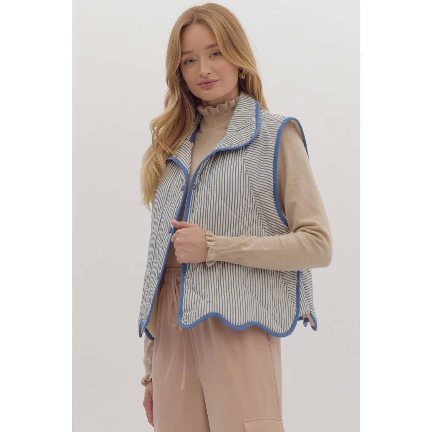 Striped Scalloped pattern quilted vest