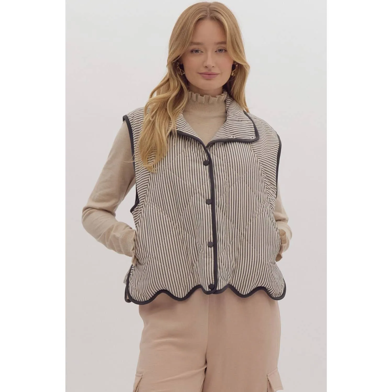 Striped Scalloped pattern quilted vest