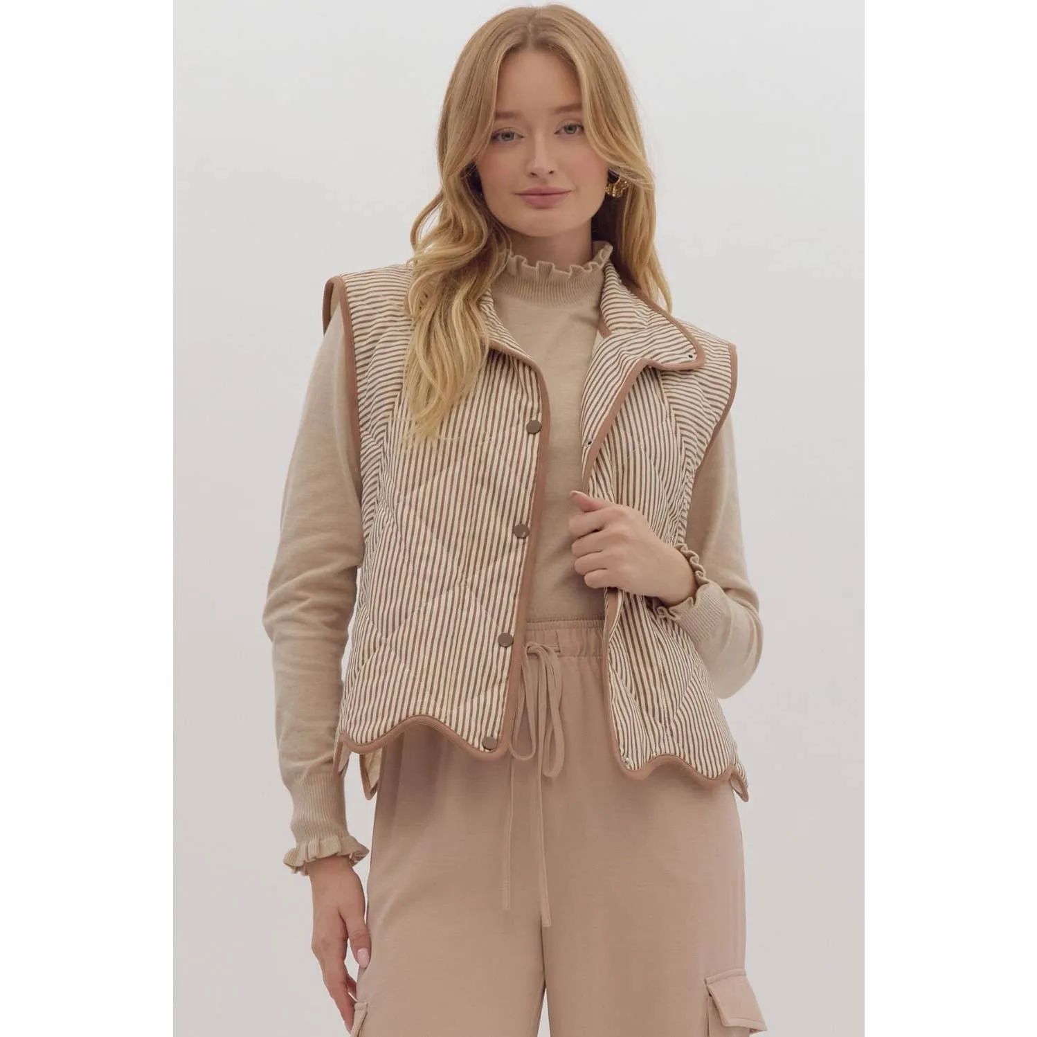 Striped Scalloped pattern quilted vest