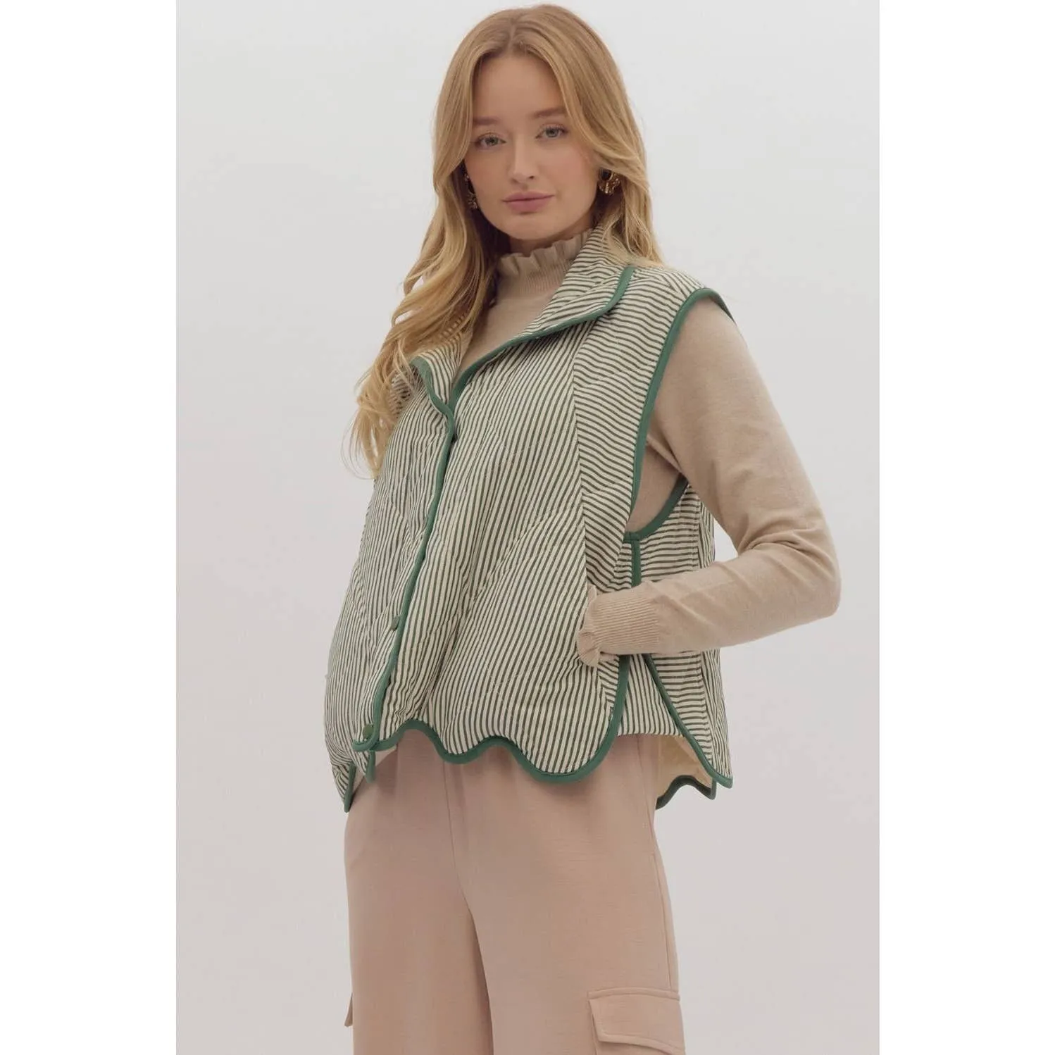 Striped Scalloped pattern quilted vest