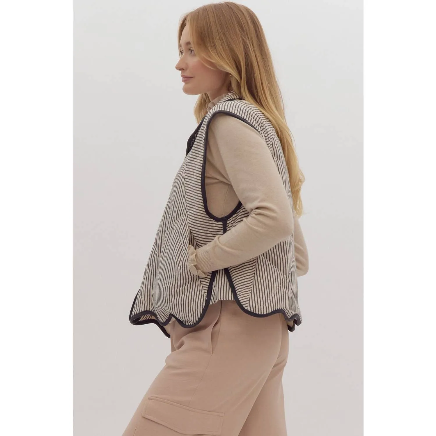 Striped Scalloped pattern quilted vest