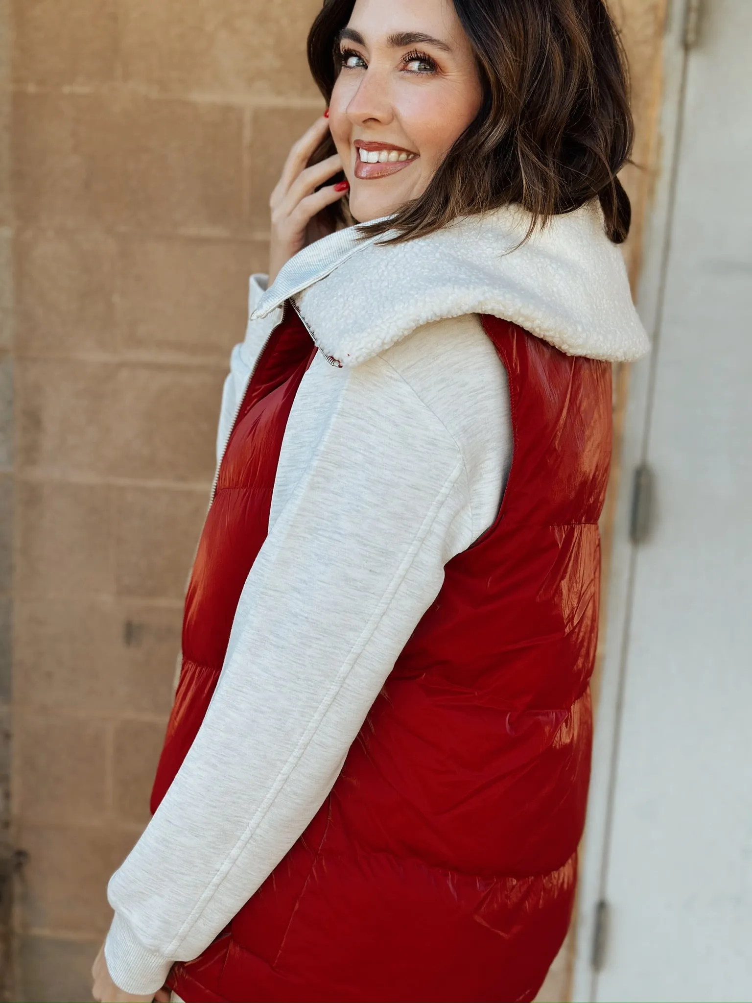 Varley | Brock Puffer Gilet- Red Dahlia