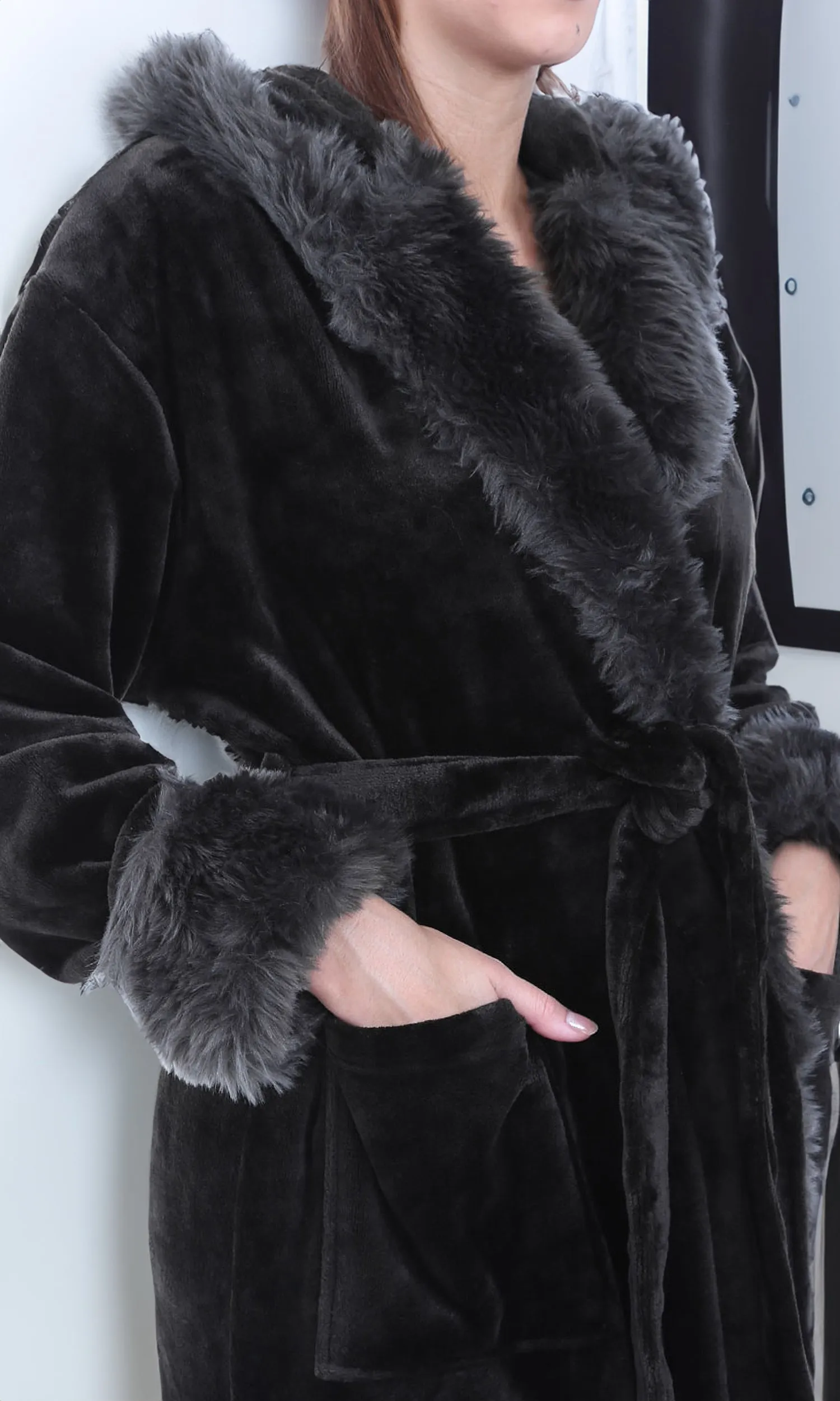 Women's Winter Robe with Faux Fur Feather, Plush Fleece Hooded Bathrobe